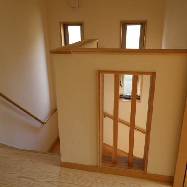 見せる階段・スケルトン階段なら大工施工｜開放感のある階段まわり造作（新築・リフォーム）