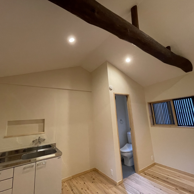 古民家の梁を活かす住まいづくり｜自然素材とともに育つリノベーション